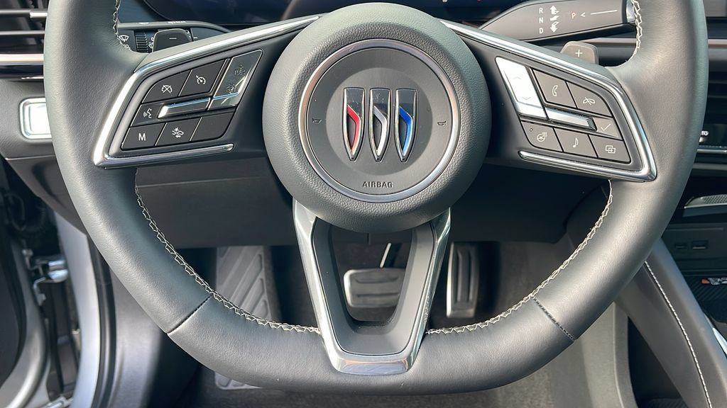 Used 2025 Buick Envision Sport Touring AWD/4WD image 22