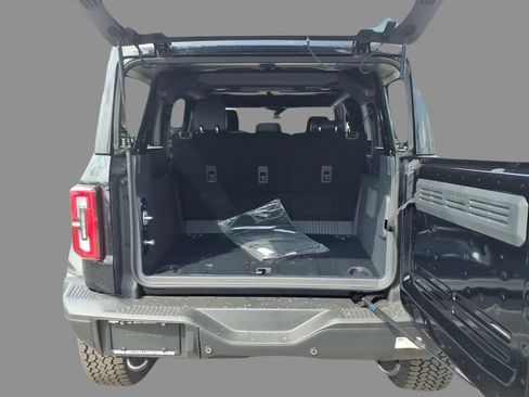 New 2026 Ford Bronco Badlands image 8