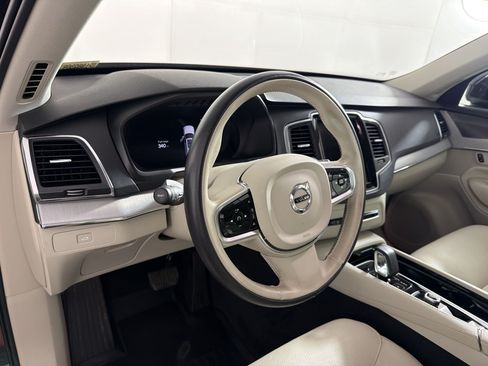 Used 2023 Volvo XC90 B5 Core w/ Climate Package AWD/4WD image 4