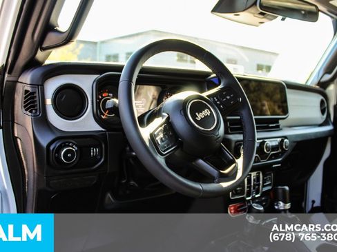Used 2025 Jeep Wrangler Unlimited Sport AWD/4WD image 17