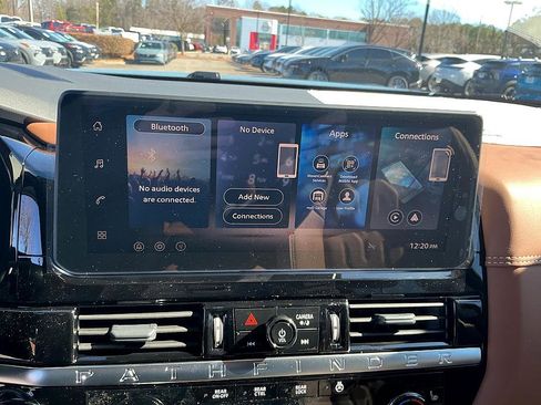 New 2026 Nissan Pathfinder Platinum image 17