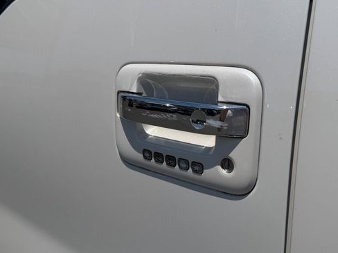 Used 2014 Ford F150 Lariat w/ Equipment Group 502A Luxury AWD/4WD image 12