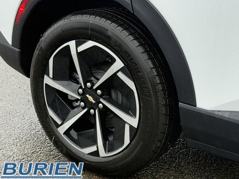 New 2026 Chevrolet Equinox EV LT image 36