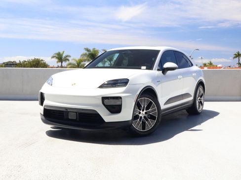Certified 2025 Porsche Macan Electric RWD image 1
