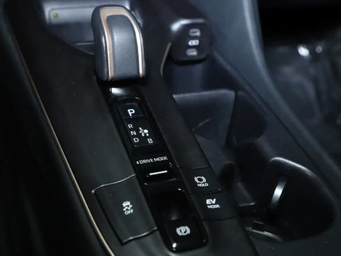 Certified 2023 Toyota Tacoma SR AWD/4WD image 30
