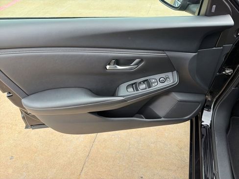 Used 2024 Nissan Sentra SV FWD image 13