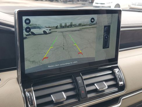Certified 2023 Lincoln Navigator Reserve AWD/4WD image 17