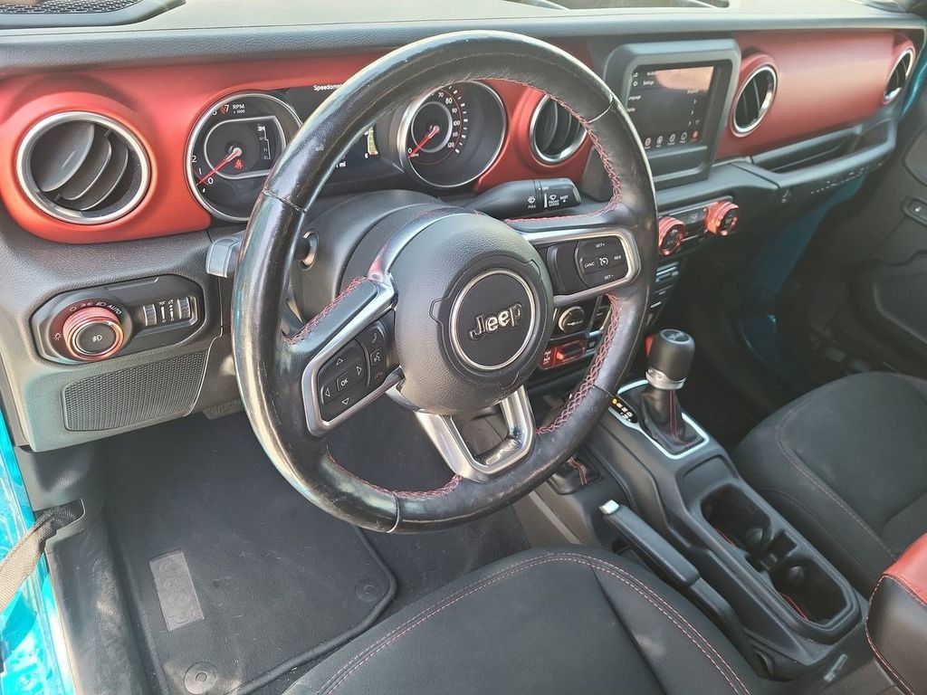 Used 2020 Jeep Wrangler Unlimited Rubicon w/ Cold Weather Group AWD/4WD image 16