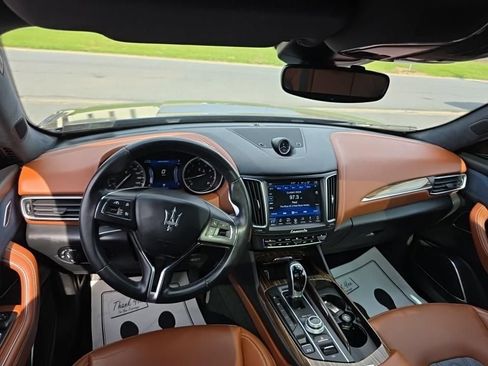 Used 2017 Maserati Levante S image 9