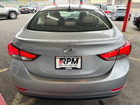 Used 2016 Hyundai Elantra SE image 6