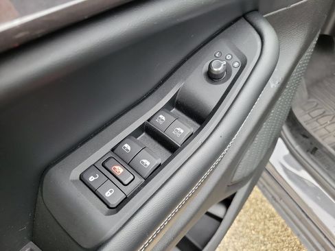 Used 2023 Jeep Grand Cherokee Altitude AWD/4WD image 22