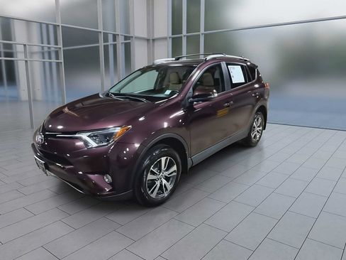 Used 2016 Toyota RAV4 XLE AWD/4WD image 4