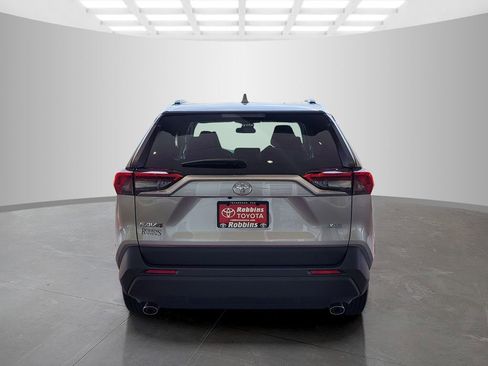 Used 2025 Toyota RAV4 XLE w/ Convenience Package FWD image 6