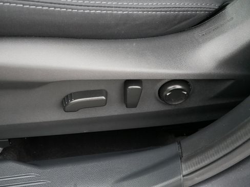 Used 2025 Subaru Outback Premium image 19