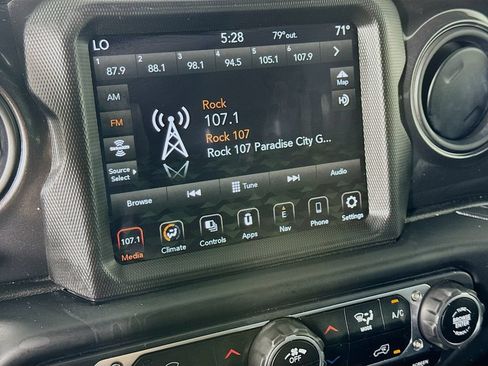 Used 2022 Jeep Wrangler Unlimited Sport AWD/4WD image 16