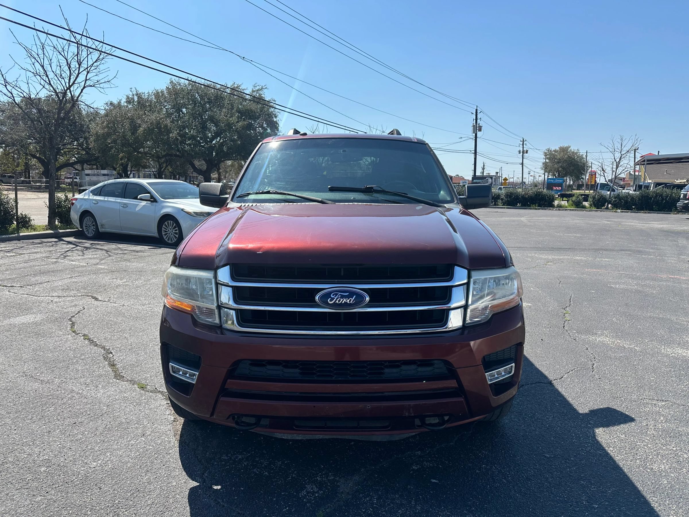 Used 2017 Ford Expedition XLT AWD/4WD image 2