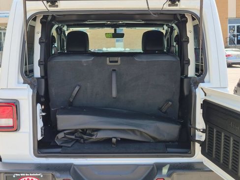 Certified 2021 Jeep Wrangler Rubicon AWD/4WD image 6
