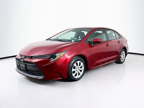 Used 2024 Toyota Corolla LE image 3