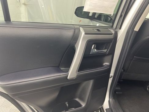 Used 2022 Toyota 4Runner SR5 Premium image 17