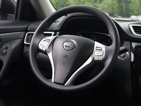 Used 2015 Nissan Rogue SV FWD image 6