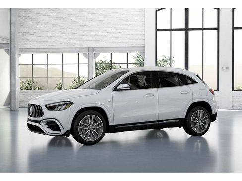 Used 2025 Mercedes-Benz GLA 35 AMG 4MATIC image 37