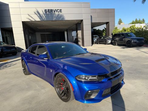 Used 2020 Dodge Charger SRT Hellcat w/ Navigation & Travel Group RWD image 3