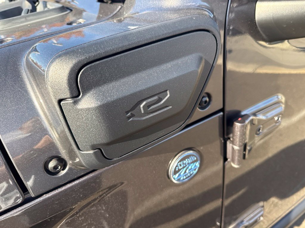 Used 2024 Jeep Wrangler Unlimited AWD/4WD image 9