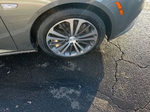 Used 2018 Buick Regal Preferred w/ Sights and Sounds Package image 30