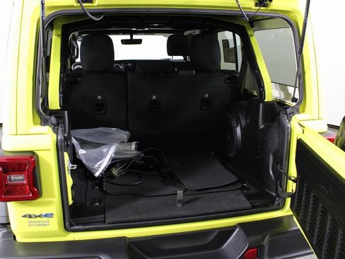 Used 2022 Jeep Wrangler Unlimited Rubicon 4xe image 13