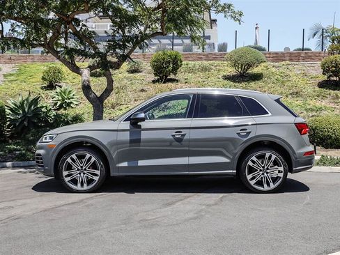 Used 2020 Audi SQ5 Premium w/ Convenience Package AWD/4WD image 2