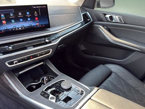 Used 2025 BMW X7 xDrive40i w/ Climate Comfort Package image 34