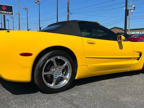 Used 2002 Chevrolet Corvette Convertible w/ Preferred Equipment Group2 image 8