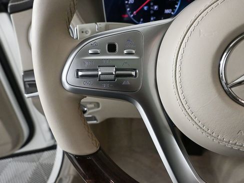 Used 2018 Mercedes-Benz S 560 Sedan image 10