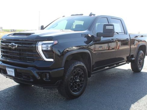 Used 2024 Chevrolet Silverado 2500 LTZ w/ LTZ Plus Package AWD/4WD image 9