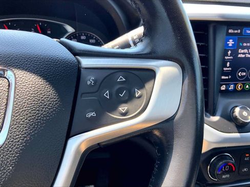 Used 2020 GMC Acadia SLT AWD/4WD image 24