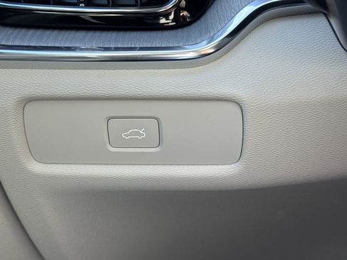 New 2026 Volvo V60 B5 Cross Country Plus w/ Protection Package Premier image 19