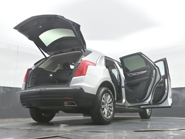 Used 2017 Cadillac XT5 Luxury w/ Driver Awareness Package AWD/4WD image 58