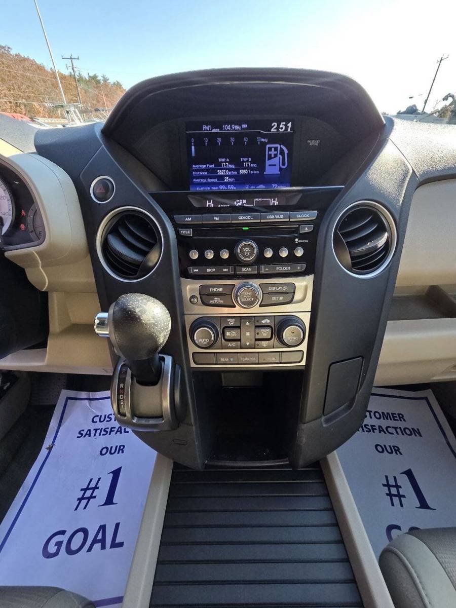 Used 2015 Honda Pilot LX image 29