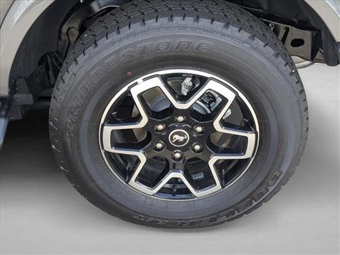 New 2026 Ford Bronco Outer Banks AWD/4WD image 9