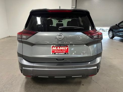 Used 2026 Nissan Rogue SL FWD image 4