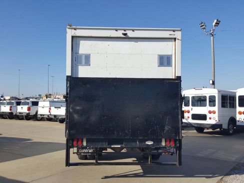 Used 2018 Chevrolet Express 3500 G3500 159 image 8