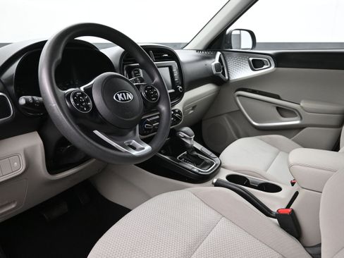 Used 2020 Kia Soul LX FWD image 10