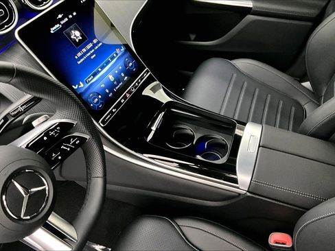 Used 2026 Mercedes-Benz GLC 300 image 14