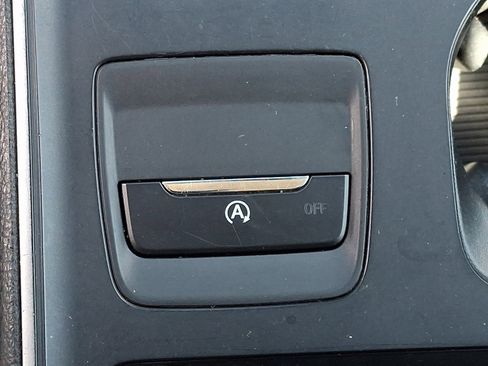 Used 2021 Ford Edge SE image 27