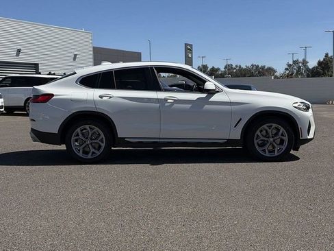 Used 2023 BMW X4 xDrive30i w/ Convenience Package AWD/4WD image 5