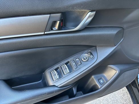 Used 2018 Honda Accord LX image 8