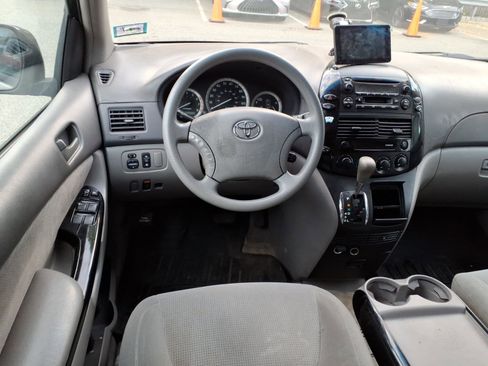 Used 2004 Toyota Sienna CE FWD image 17