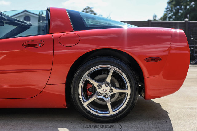 Used 2003 Chevrolet Corvette Coupe w/ Preferred Equipment Group RWD image 4