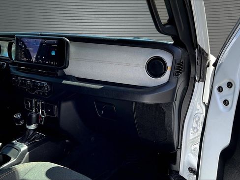 Used 2024 Jeep Wrangler Unlimited AWD/4WD image 18