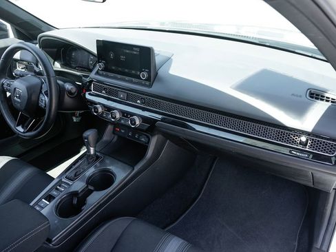 Used 2025 Honda Civic Sport image 32